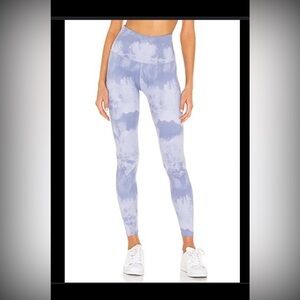 Olympus High Waisted Midi Legging in Serene Blue Smoke
BEYOND YOGA | Size S